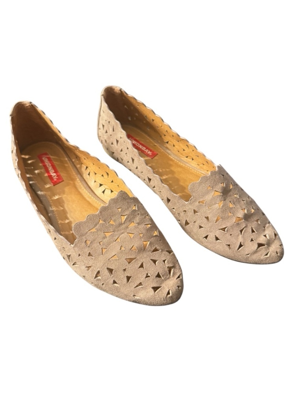 UNIONBAY beige cutout suede pointed flats, 1/4" rubber sole, soft & comfy, S8.